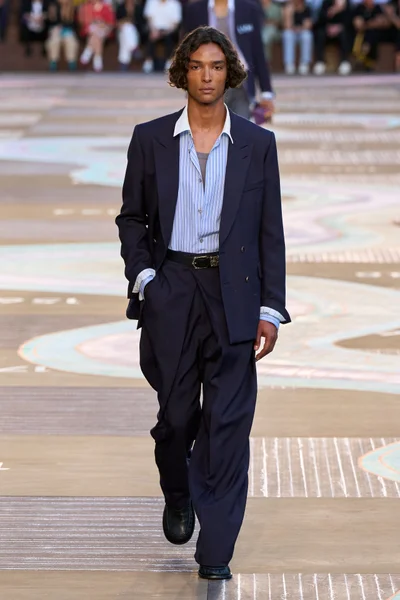 Look 1